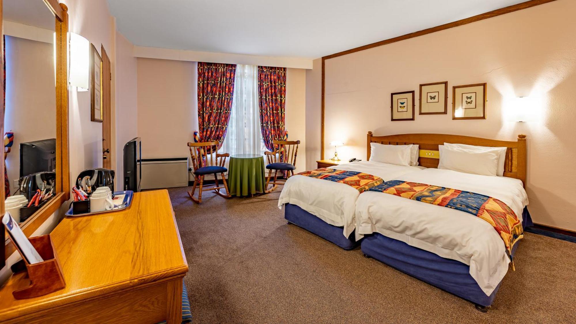 African Sky Hotels - Pine Lake Inn White River Kültér fotó