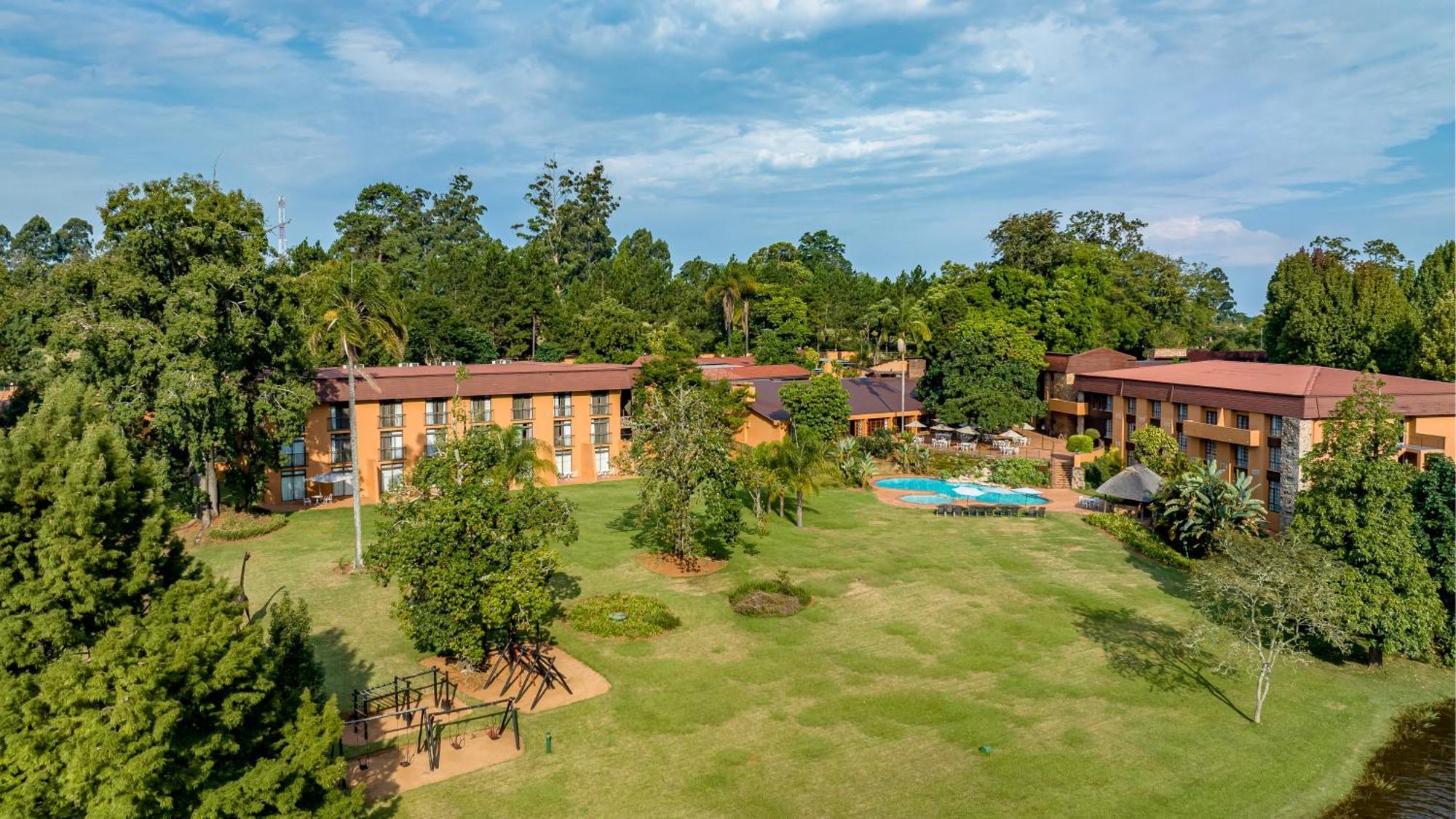 African Sky Hotels - Pine Lake Inn White River Kültér fotó