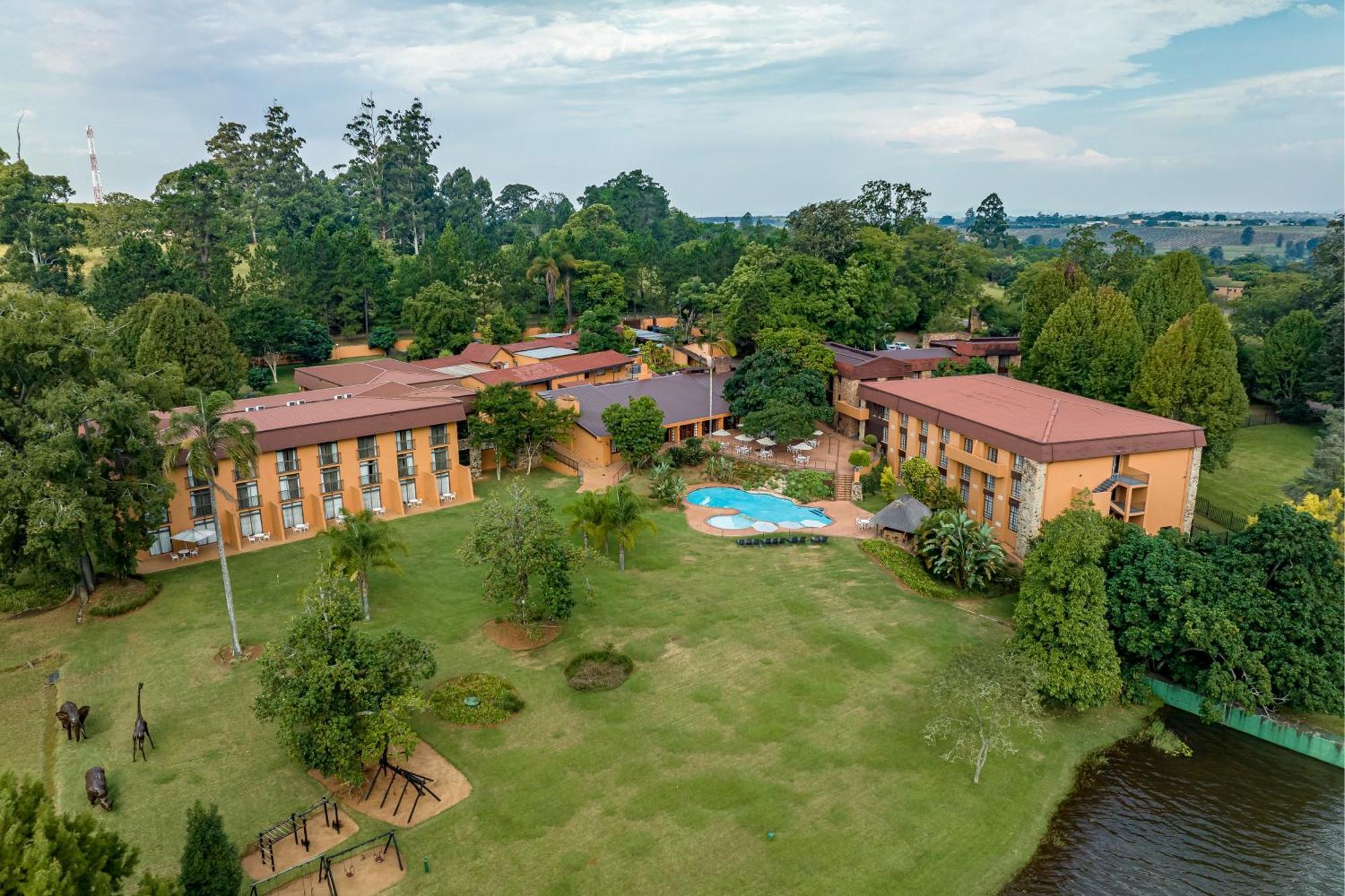 African Sky Hotels - Pine Lake Inn White River Kültér fotó