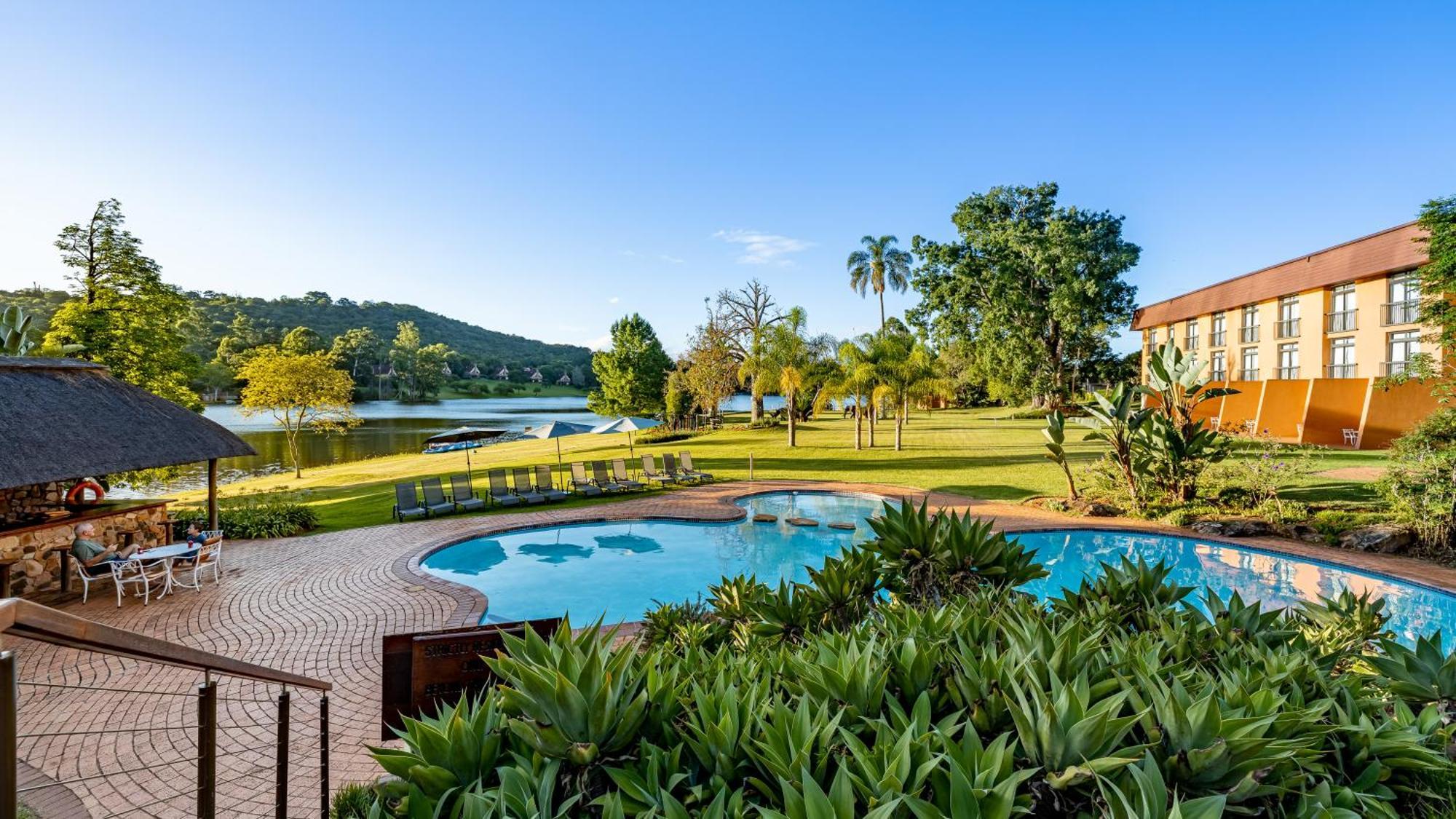 African Sky Hotels - Pine Lake Inn White River Kültér fotó
