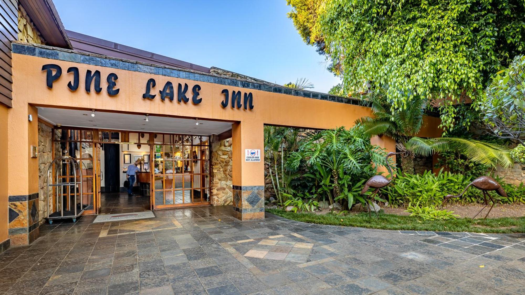 African Sky Hotels - Pine Lake Inn White River Kültér fotó